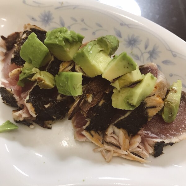 驚きの相性！アボカドと鰹のカルパッチョPAPAIZM