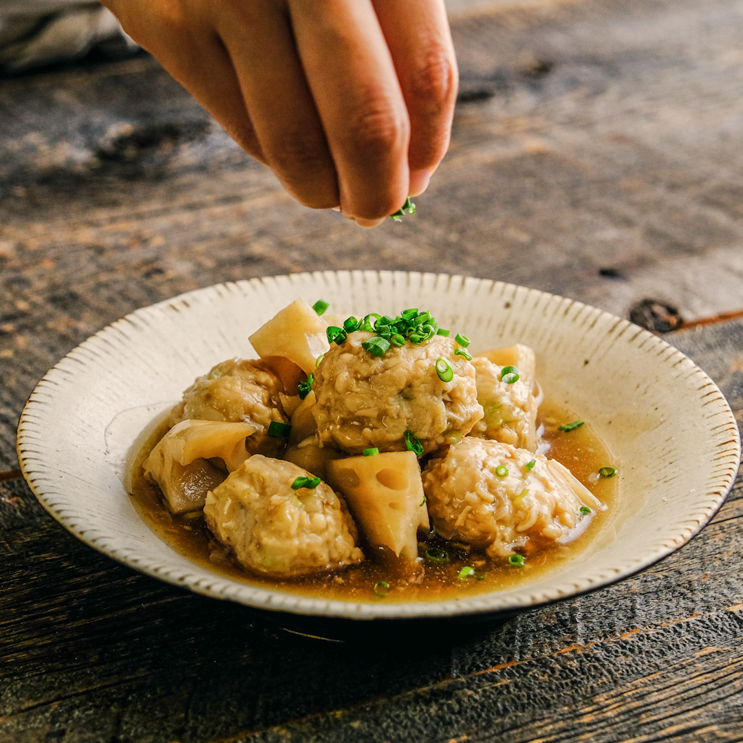 えのき入りふわふわ鶏だんごとたっぷり野菜のスープ