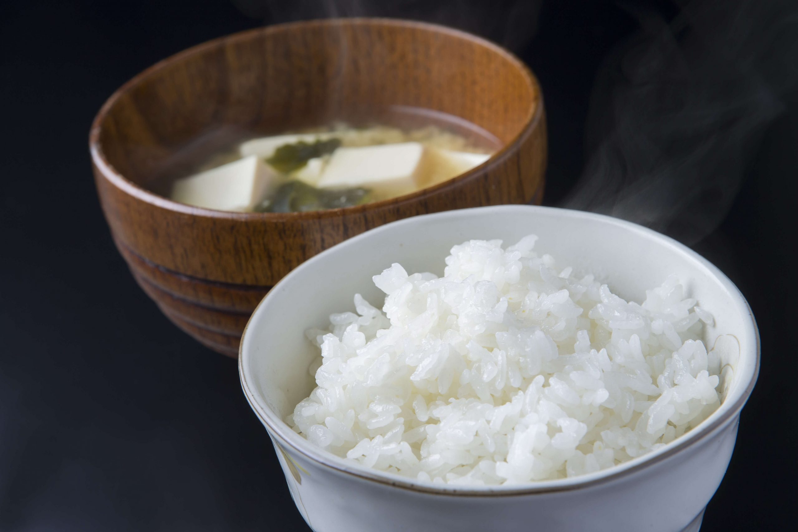 最近の献立から見る汁物の配膳位置列車に乗って旅に出よう