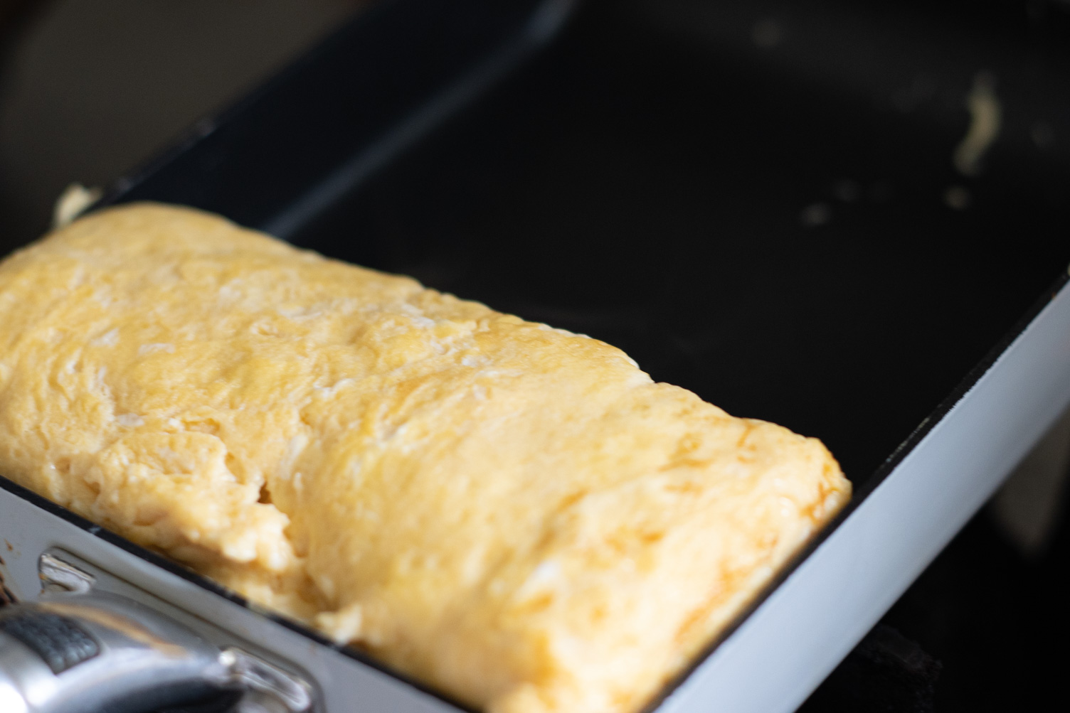 永久保存版 日本料理店のだし巻き玉子 卵焼き レシピ。意外な巻き方と濃いだしに注目！三越伊勢丹の食メディアFOODIE フーディー