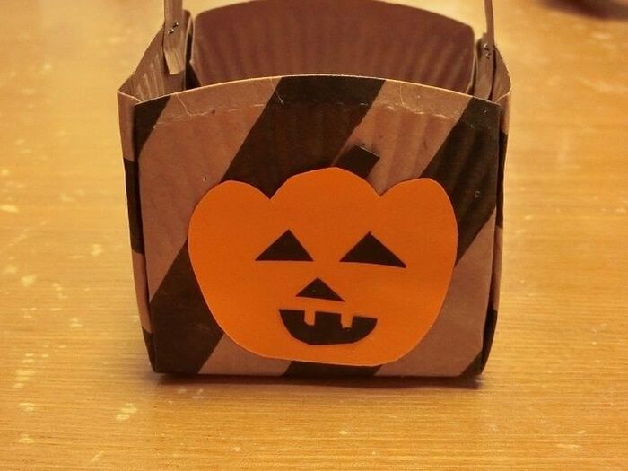 保育で盛り上がる！ハロウィンお菓子バッグの製作のアイデア集