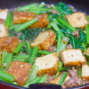 手軽でおいしい、厚揚げと小松菜のめんつゆ炒め