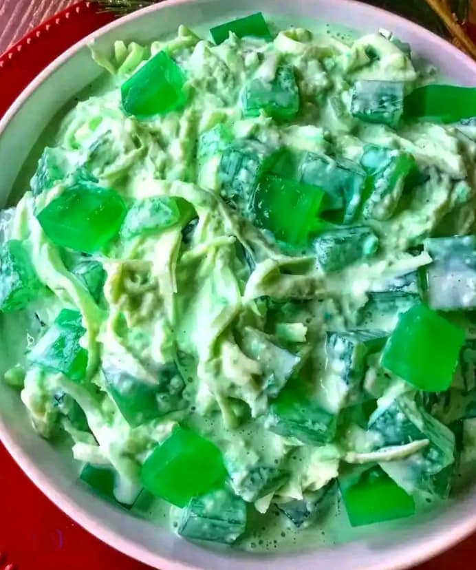 Buko Pandan というフィリピンのデザート緑色の寒天 タピオカ コンデンスミルク 生クリーム ココナツの果肉なんかを和えたもの KennyHiraiSnapdish スナップディッシュID:zDeeSa