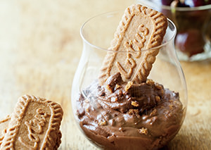 チョコブラウニー+Lotus Biscoffで 簡単可愛い♡ロータスバーの作り方 バレンタインの手作りチョコに♡アイスキャンディ型でインスタ映え♡雪見日和