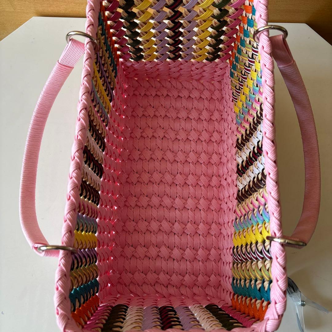 紙バンドの「フェイクファー付きかごバッグ」作り方ぬくもり エコクラフト クラフトテープ ファ