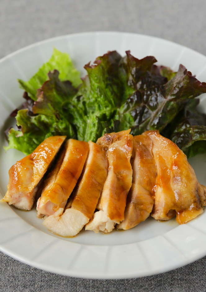 焼くだけの簡単レシピです。ポン酢がポイントの夏に食べたい鶏もも料理！「鶏もも肉のポン酢照り焼き」