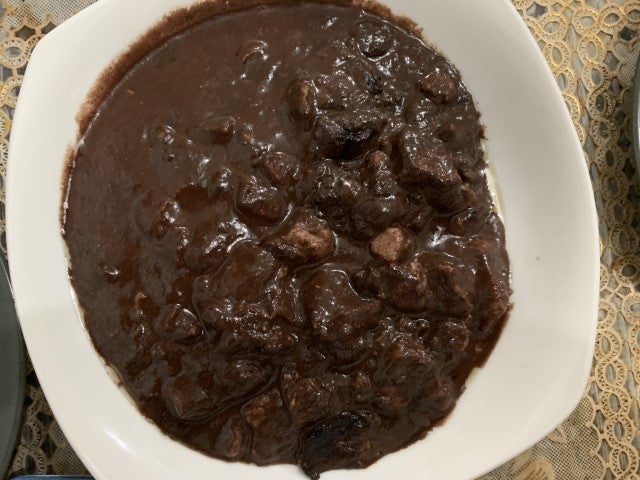 見た目はいまいちでも美味しいフィリピン料理・ディヌグアン - フィリピン領 横須賀基地