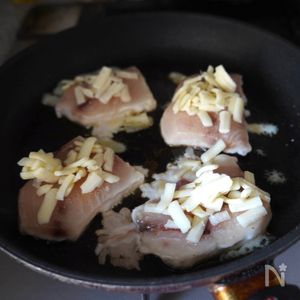 メカジキ 白身魚 のチーズフライ