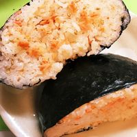 おにぎらず鮭フレークTikTok