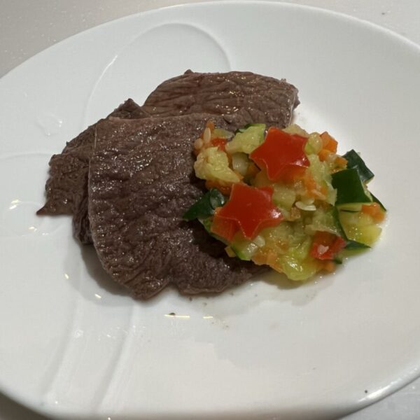 鹿肉」は下ごしらえがポイント！ タサン志麻さんのおうちで楽しむ 冬ジビエ レシピ家庭画報.com“素敵な人”のディレクトリ