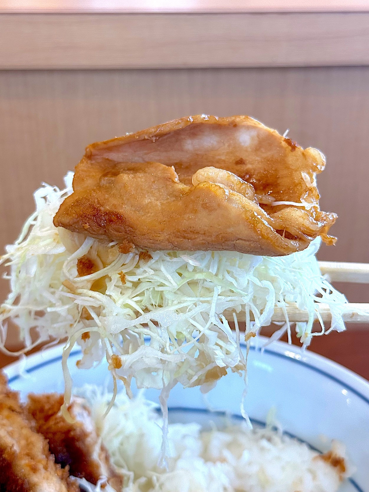 在庫がなくなり次第終了！ 泣かつや 「ボリューム十分で満足」「オリジナルでさらに豪華に」新作スゴイヨムーノ