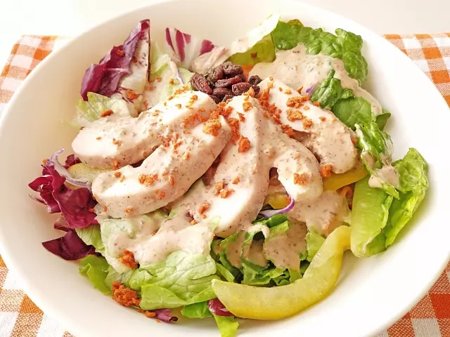 しっとり仕上がる鶏むね肉のゆで方。ポイントは下ごしらえと火加減