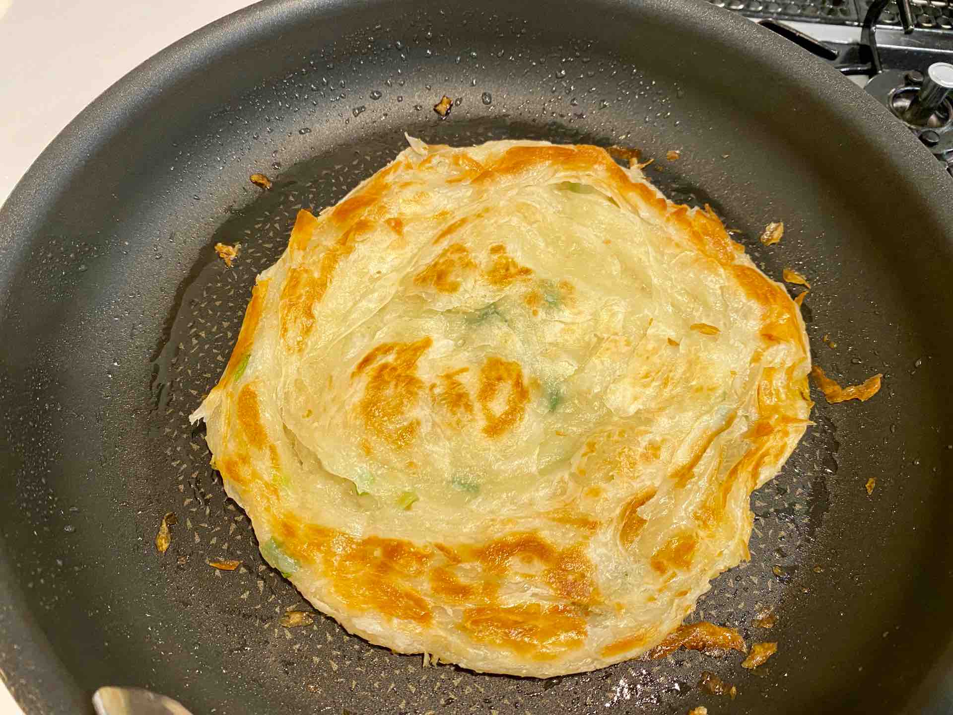 業務スーパー「葱抓餅 薄焼き餅 」で台湾B級グルメ！食べ方＆アレンジレシピをご紹介