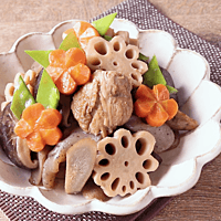 おせちにサトイモの含め煮