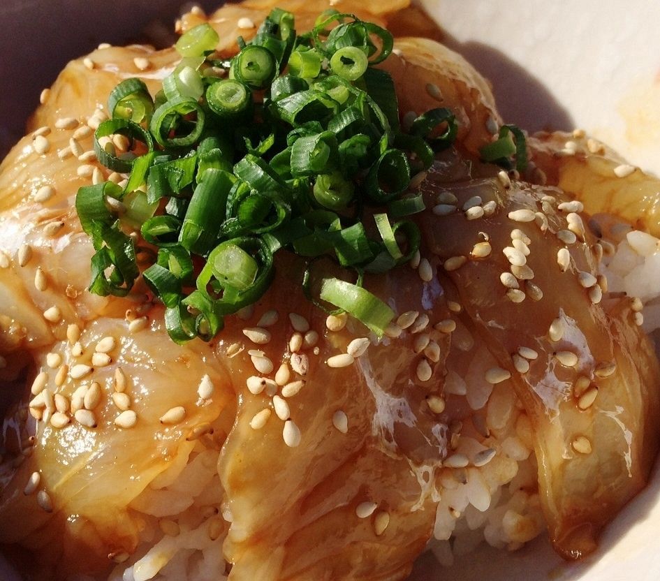 ヒラメの漬け丼BIPROGY Tokyo Fishing Club