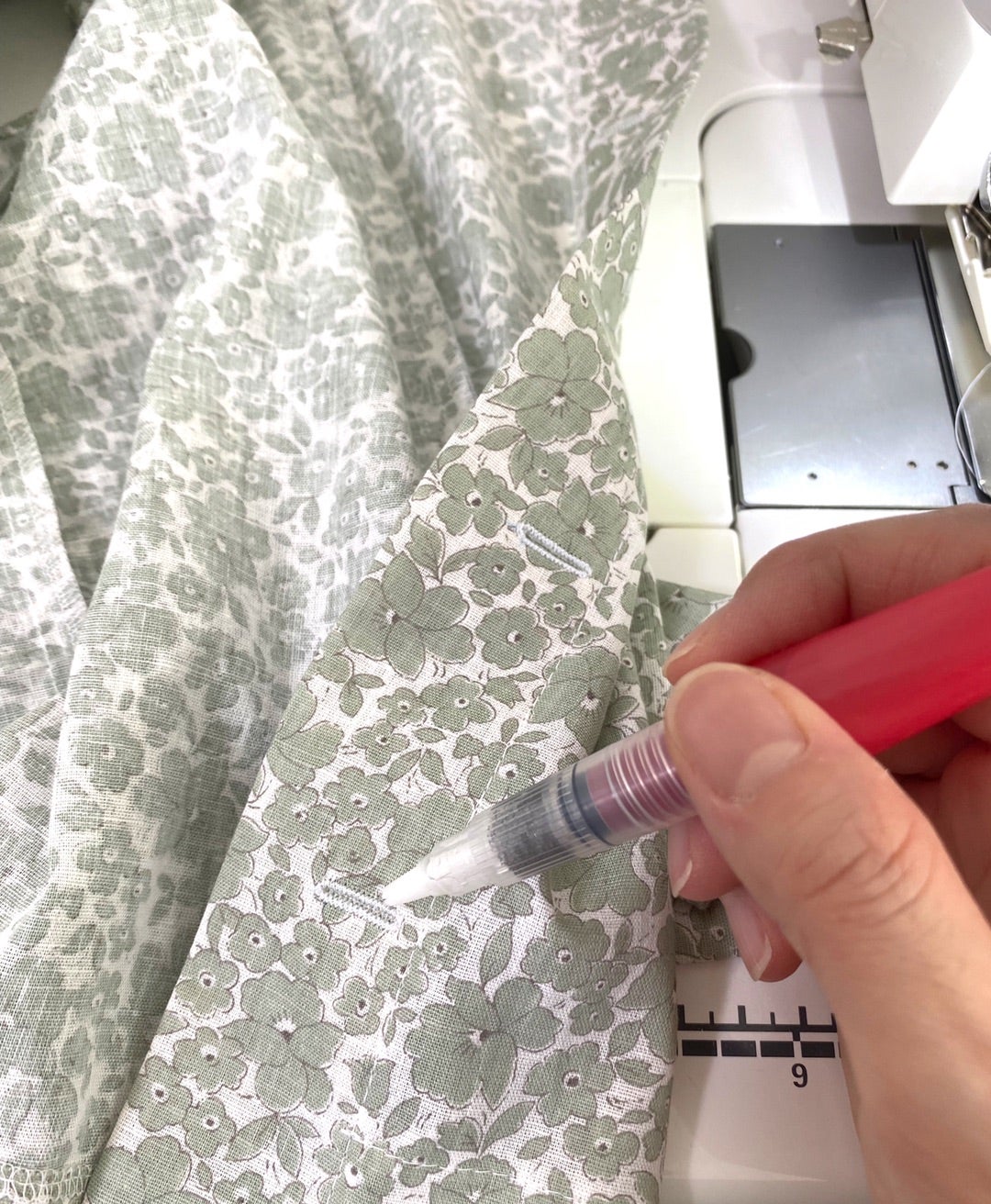 ボタンホール テープ 100均TikTok