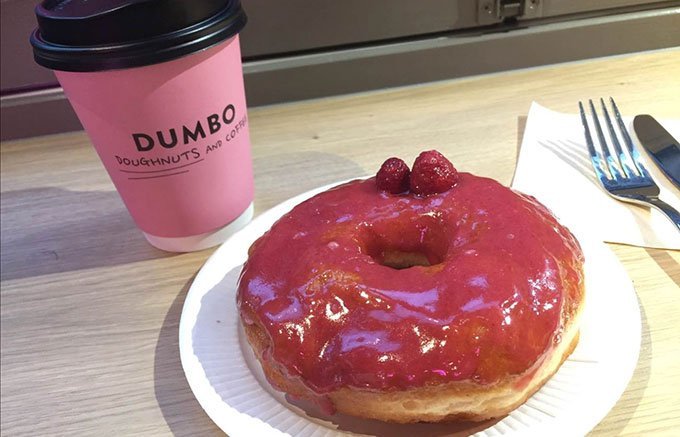 ピンクのお菓子特集:市販スイーツの魅力