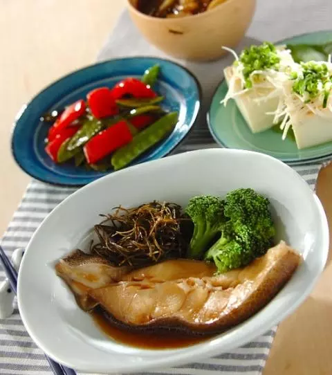 今夜の献立メニューは､｢カレイ煮付けみぞれかけ｣と｢もずく酢｣と｢筍の土佐煮｣セット｡わんまいる公式ブログ