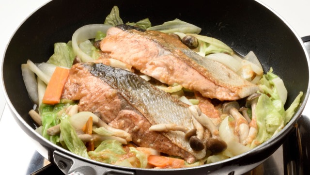 簡単！生鮭のフライパン焼き by だんどり亭クックパッド簡単おいしいみんなのレシピが392万品