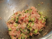 材料２つだけ！弁当にミートボールときゅうりの炒め物 レシピ・作り方 by はなちゃんニコニコ - 楽天レシピ