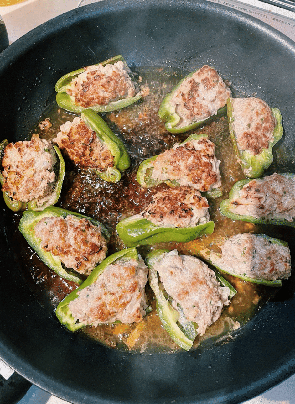 丸ごとピーマンの洋風煮込み