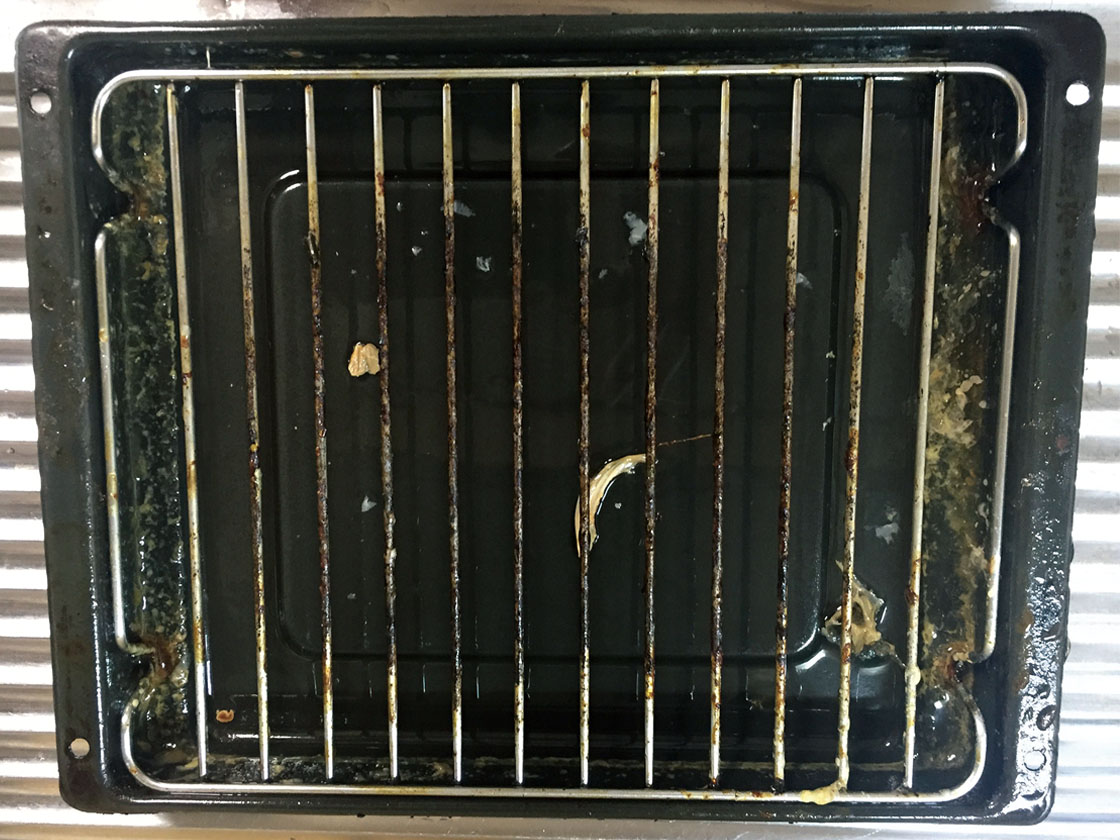 魚焼きグリルのお掃除～焦げ付きやニオイが落ちる洗い方・後片付けテク～Lidea リディアby LION