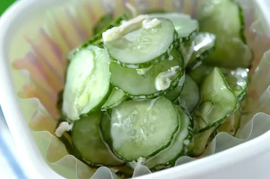 簡単!キュウリとカニカマの和え物 by みつまゆクックパッド簡単おいしいみんなのレシピが392万品