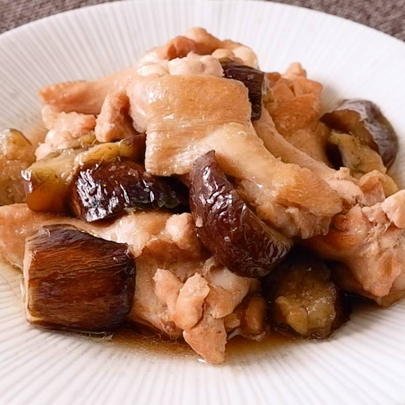 旨味あふれる♪ 手羽元と厚揚げの煮物