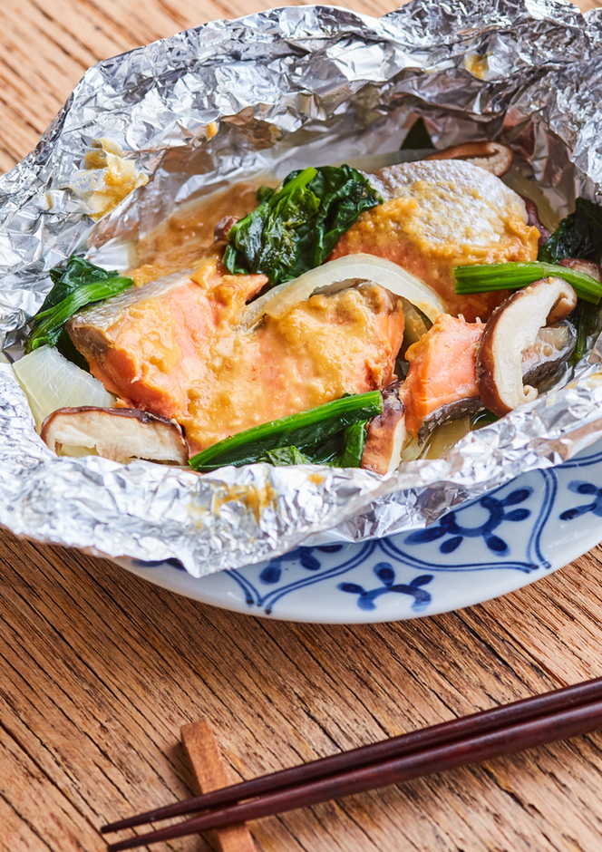 汁まで美味しい！鮭のマヨバターホイル焼き
