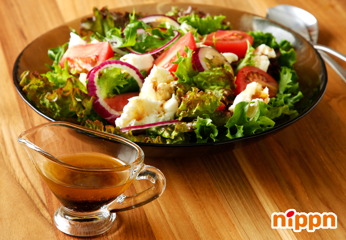 ナタリーおばさんドレッシング」の新しい仲間 「コーンドレッシング」をつかってレンジで簡単にできるふわふわコンポタオムレツの作り方をご紹介します🌽春休みのお子さんランチや、 冷めても美味しいので、 お弁当にも、おススメです😊 気になったら、レシピを保存して