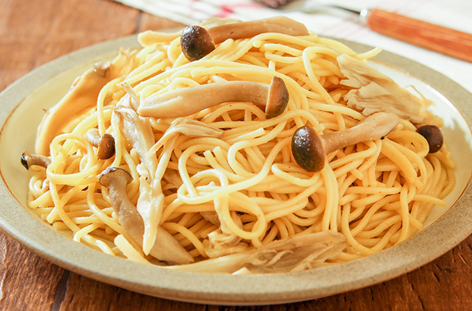 400kcalメニュー キノコとベーコンのバター醤油パスタのレシピ400RECIPE