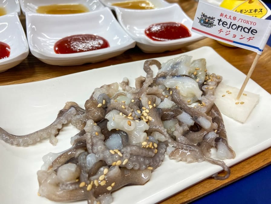 2024最新 新大久保の食べ歩きグルメ・フォトスポット29選韓国グルメやカフェ、ショッピング&体験まで、映えスポット満載の新大久保 を1日遊び尽くす!るるぶ&more