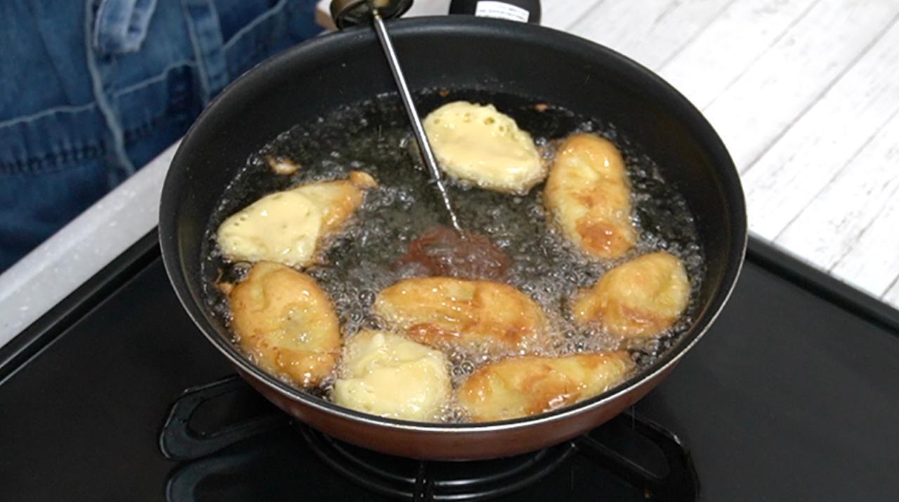 材料3つ レンジで4分!バナナ蒸しパン作り方!syun cooking