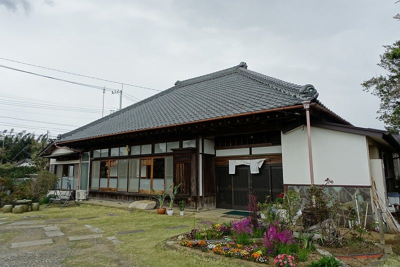 営業再開及び珈琲メニュー変更のお知らせ◯本日より営業再開です！ おはようございます。 白梅が開花、紅梅もほころび始め段々と温かな日が増えてきましたね。 本日より通常営業となります。 ・営業時間 10:00〜15:00 loお食事14:15 お茶14:30◯ 珈琲メニューの一