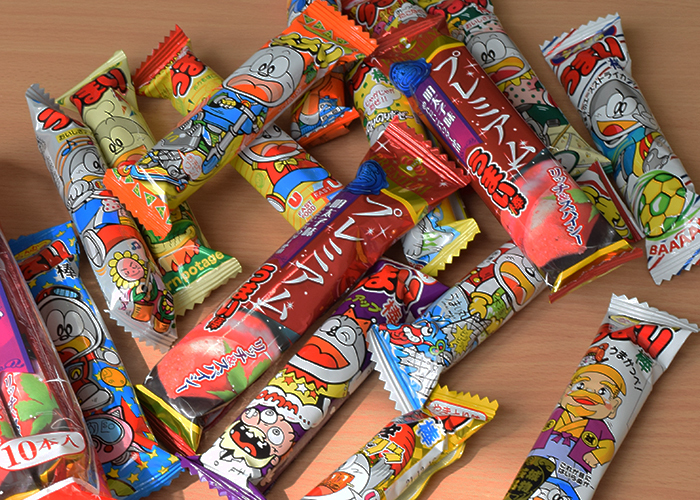 82 件の「昭和 お菓子」や「懐かしいお菓子」のアイデアを見つけましょう子供時代、昭和レトロ、昭和 レトロ 雑貨 など