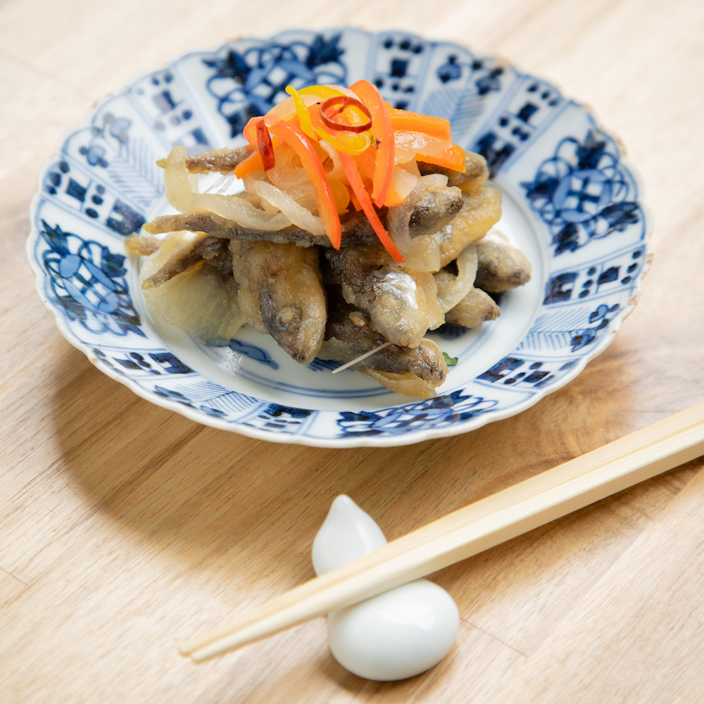 プロ 魚の骨ごと食べられる「小アジの南蛮漬け」基本レシピ。作り置きにも!三越伊勢丹の食メディアFOODIE フーディー