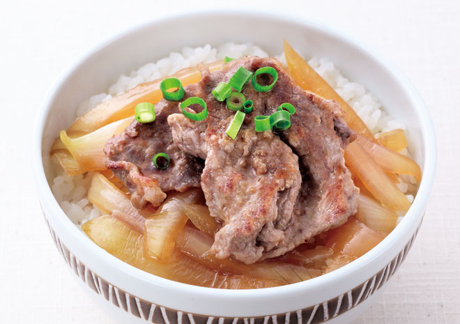 宮沢りえさんが紹介していた 水を使わない牛丼です牛肉はとろとろに煮込まれ 玉ねぎの甘さが堪らない ギムレットSnapdish スナップディッシュID:Hqb9Da