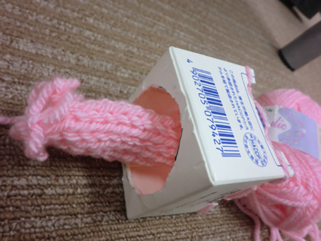 牛乳パックで編み物が簡単に？終わり方がポイントのおすすめのやり方