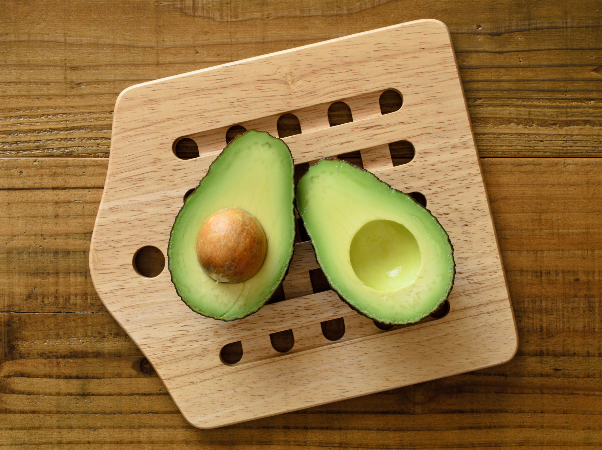 アボカドの幹の黒い斑点 : r plantclinic