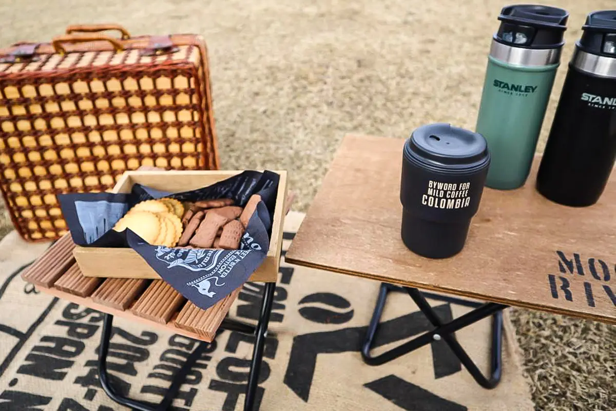 ダイソーのスキットルが人気の理由を徹底レビュー！使用方法や洗い方も紹介キャンプ・アウトドア情報メディアhinata