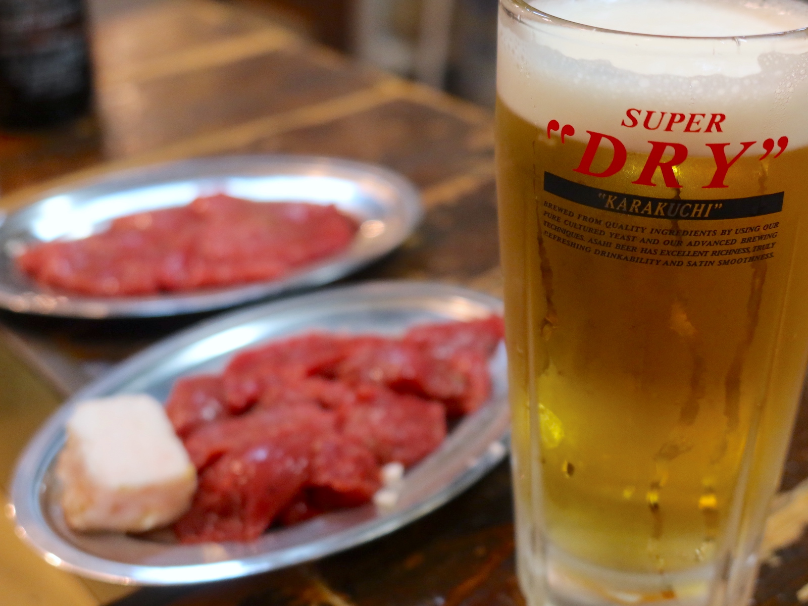 錦糸町「炭焼ジンギスカン まめ吉」でいろんなラム肉とラム餃子、そして飲み放題 | 生ビールブログ