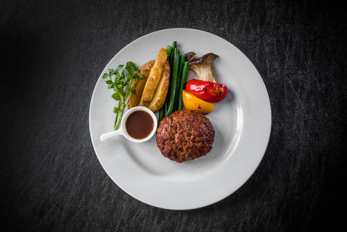 おうち調味料で作る煮込みハンバーグ＜ナツメグ風味＞ - おうちで楽しむ簡単レシピ