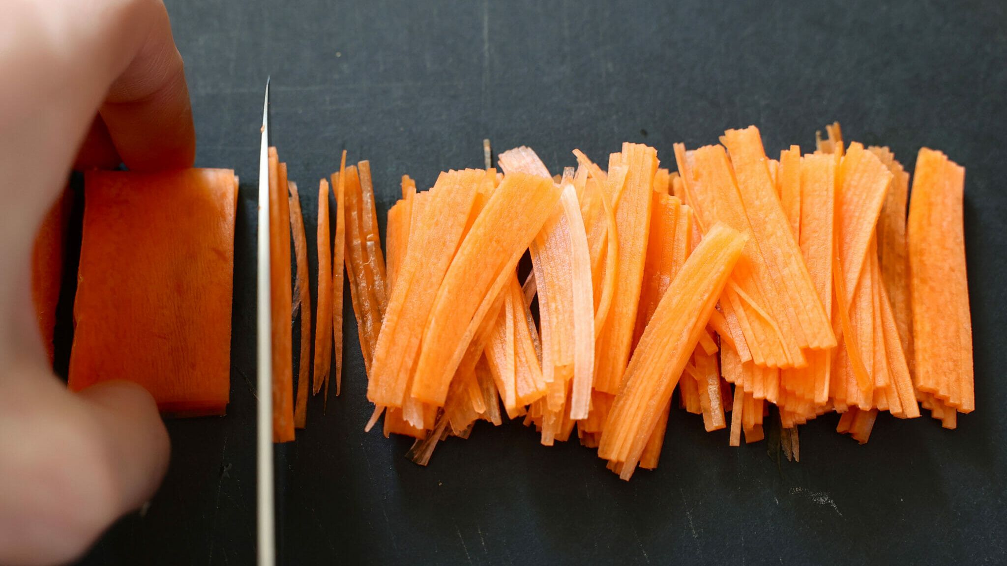 人参の千切り3種の切り方と食感を変えるやり方まとめコジカジ