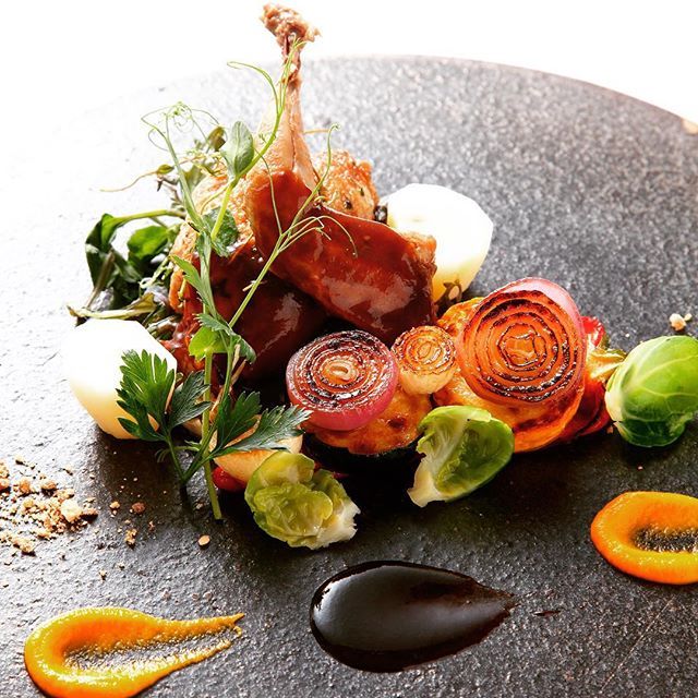 フレンチ料理の盛り付けアールベルアンジェ高松のスタッフブログ