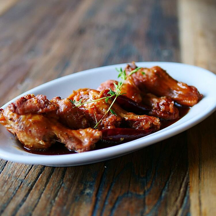 おかず作りにも便利！炊飯器で作るうま味あふれる「ふっくらトマト煮込みハンバーグ」MY LIFE RECIPE
