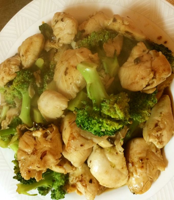 ささみとブロッコリーのガーリックマヨ炒め