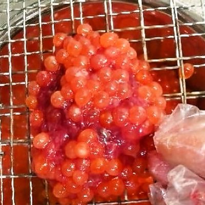 最高級昆布だし鮭いくら醤油漬 140g 北海道産 粒が大きいホワイトフードオンラインショップ