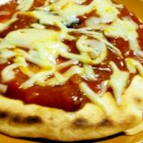 フライパンひとつで 超簡単！発酵不要の絶品クリスピーピザの作り方 具材のアレンジいろいろ！ワンパンレシピ