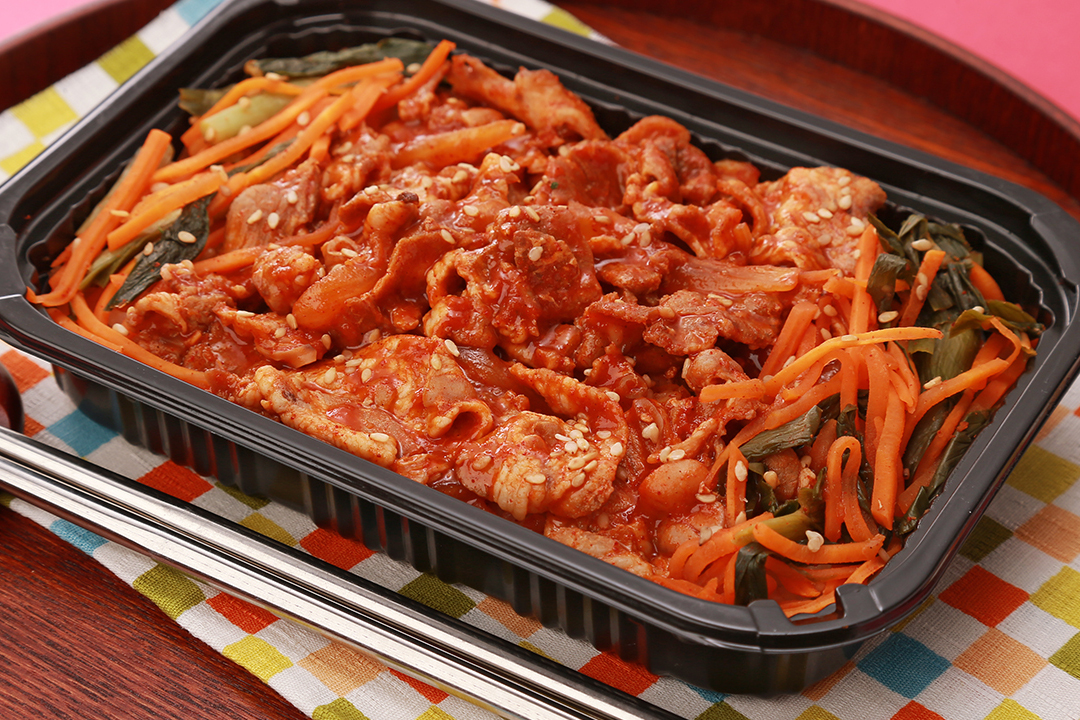 今回ご紹介するのは「レンジで簡単♪冷凍おつまみ4選」です😄「ビールを飲みたい！🍺」となった時にすぐ食べれるおつまみが冷凍庫にストックしてあるととっても便利ですよね😊 ぜひお試しください😆✨購入品リンクヤマガタ食品 炭火焼き鳥 若鶏もも串 ５本入 200g