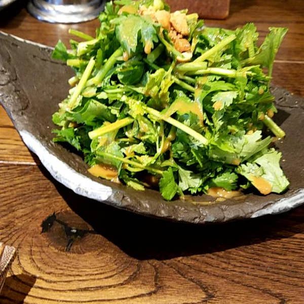 絶品！デパ地下風パクチーサラダのレシピ